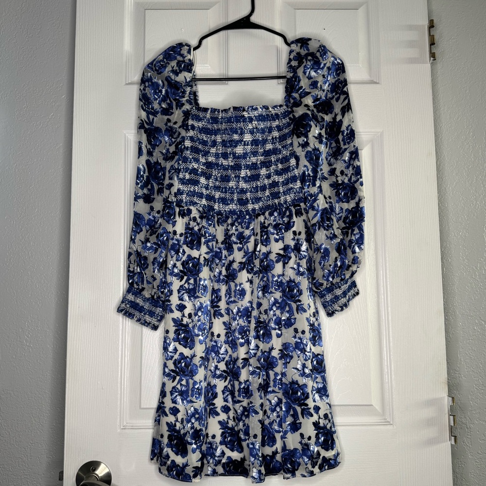 Alice + Olivia White Dress with Blue Stripe Texture